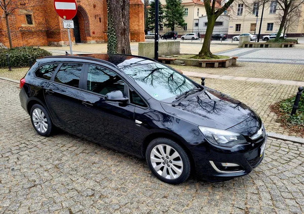 pomorskie Opel Astra cena 24500 przebieg: 272000, rok produkcji 2013 z Poznań